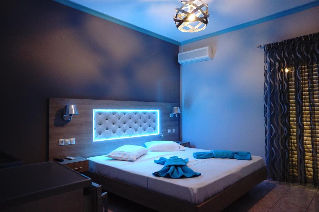 Blue Dream Hotel Олимпиаки-Акти Экстерьер фото