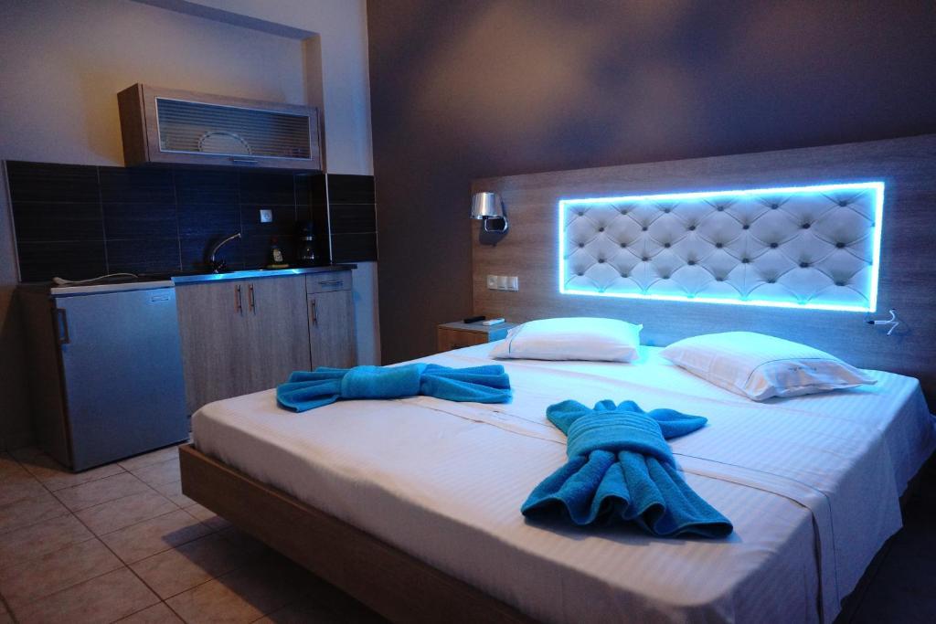 Blue Dream Hotel Олимпиаки-Акти Экстерьер фото